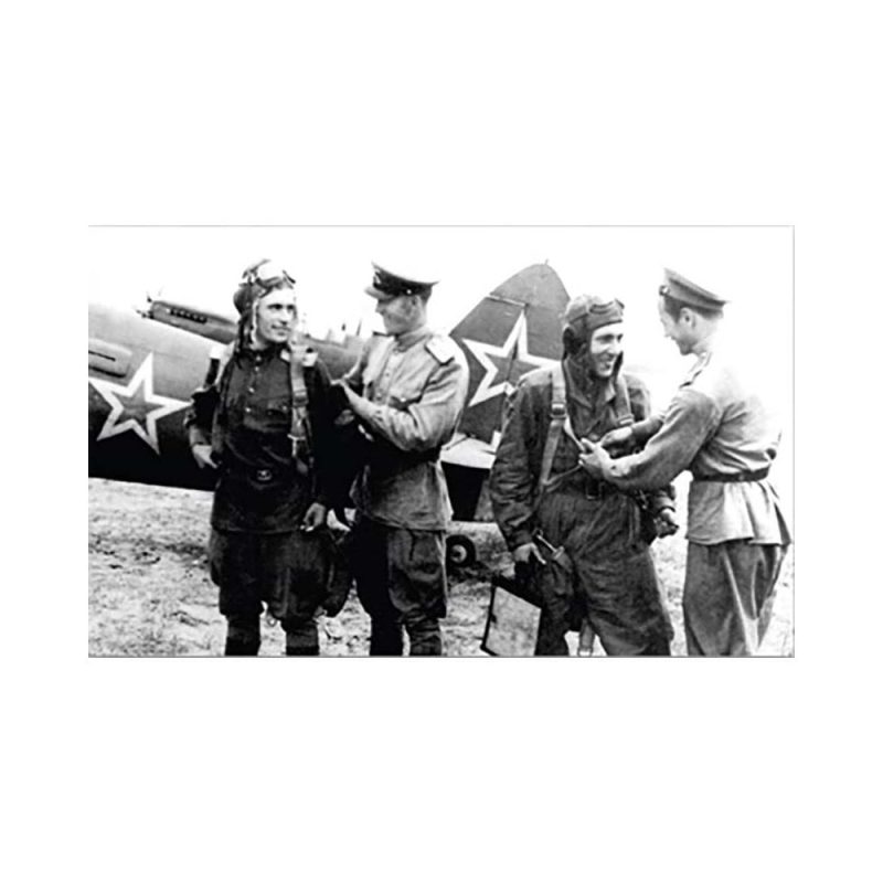 1/48 Spitfire LF.IXE W/ Soviet Pilots & G.P ICM 48802