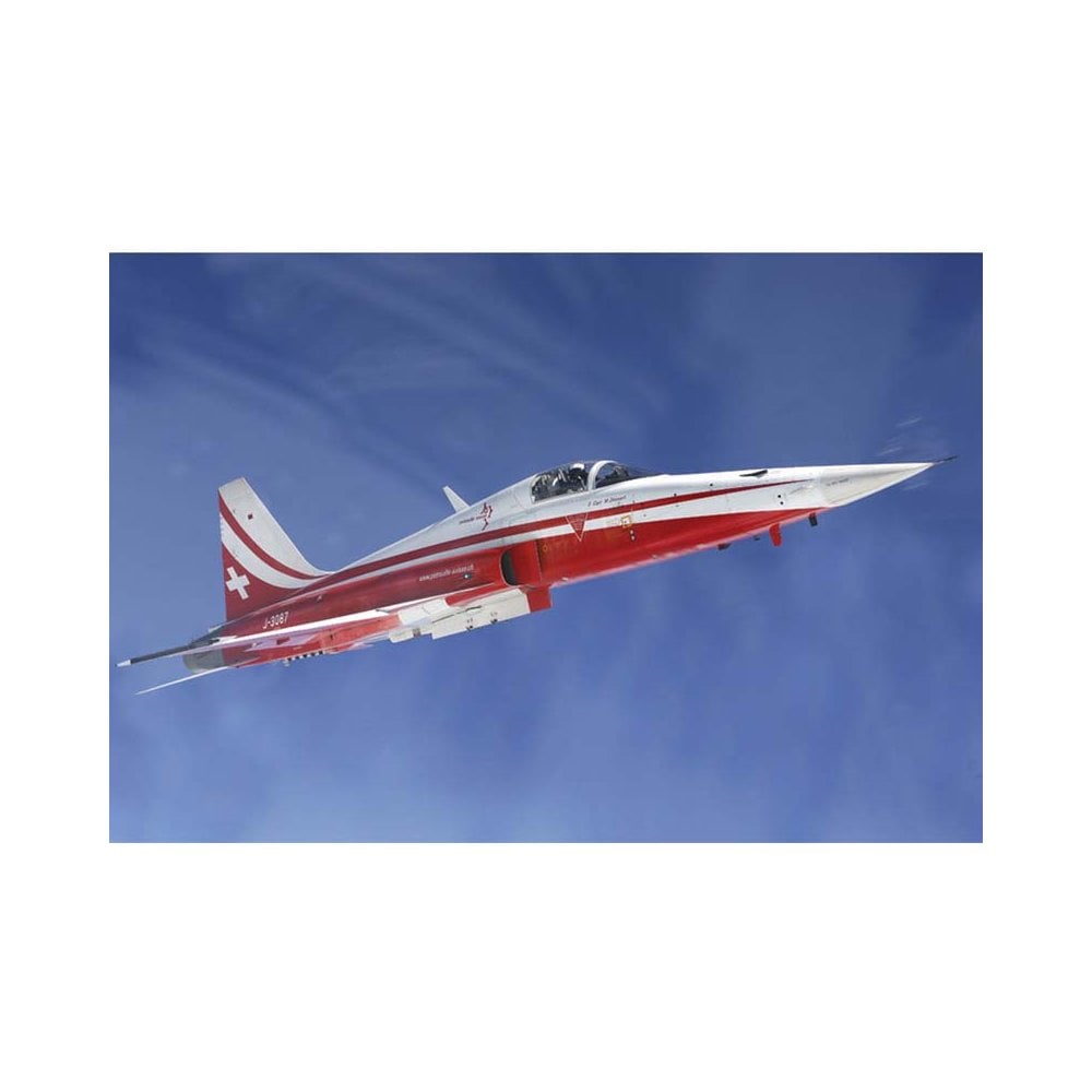 Italeri F-5E Partouille Suisse (1/72) 1333 Italeri F-5E Partouille Suisse (1/72) 1333