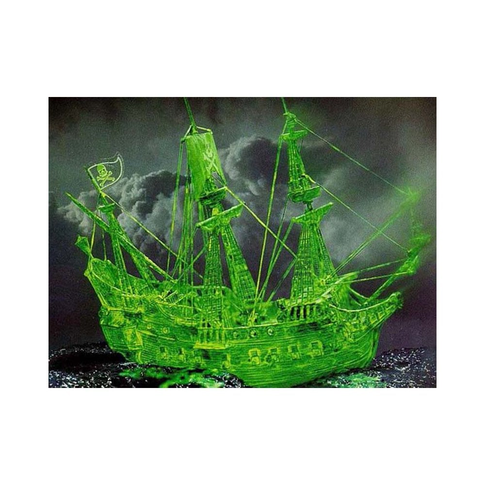 1/72 Ghost Ship With Night Colour Revell 05433 1/72 Ghost Ship With Night Colour Revell 05433