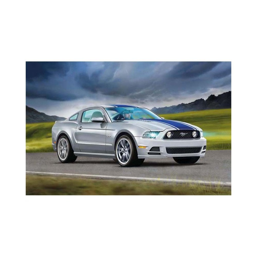 1/25 2014 Ford Mustang GT Revell 07061 1/25 2014 Ford Mustang GT Revell 07061
