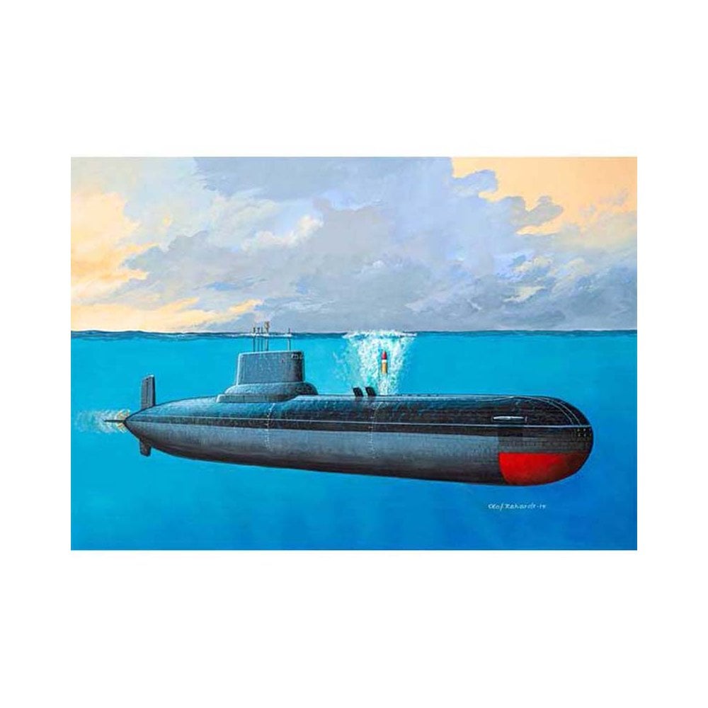 1/400 Russian Submarine Typhoon Class Revell 05138 1/400 Russian Submarine Typhoon Class Revell 05138