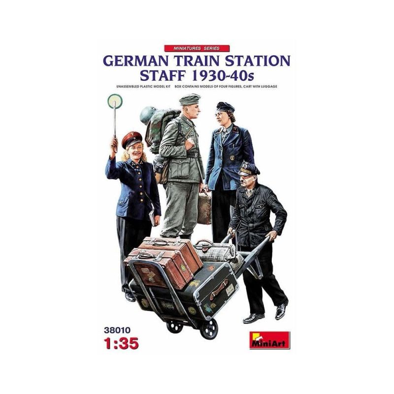 Miniart German Train Station Staff 1930-40s (1/35) 38010