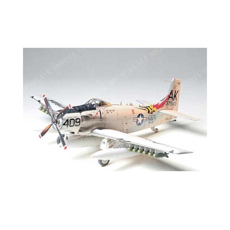 Tamiya Skyraider U.S. Navy (1/48) 61058