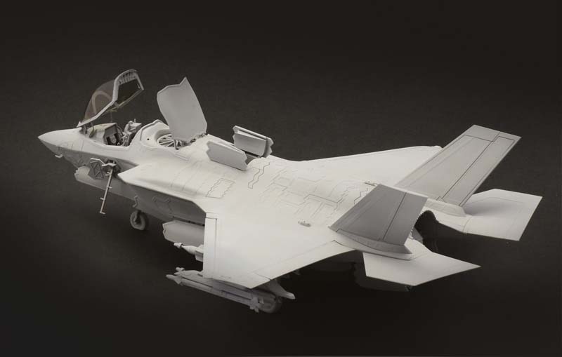Italeri RAF F-35B STOVL Lightning II (1/48) 2810 Italeri RAF F-35B STOVL Lightning II (1/48) 2810