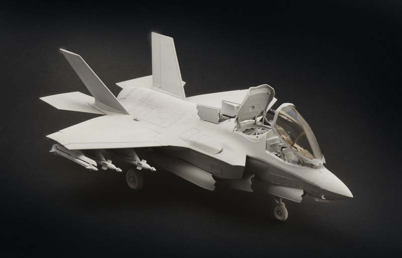 Italeri RAF F-35B STOVL Lightning II (1/48) 2810 Italeri RAF F-35B STOVL Lightning II (1/48) 2810