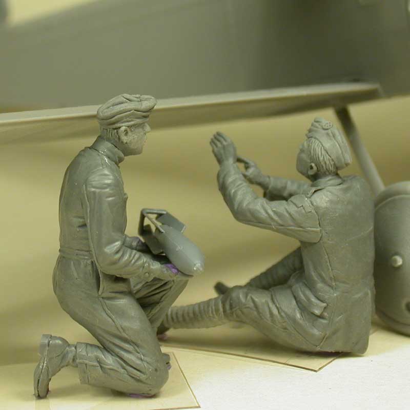 Copper State Models RFC Air Mechanics Installing Bombs (1/32) F32-028