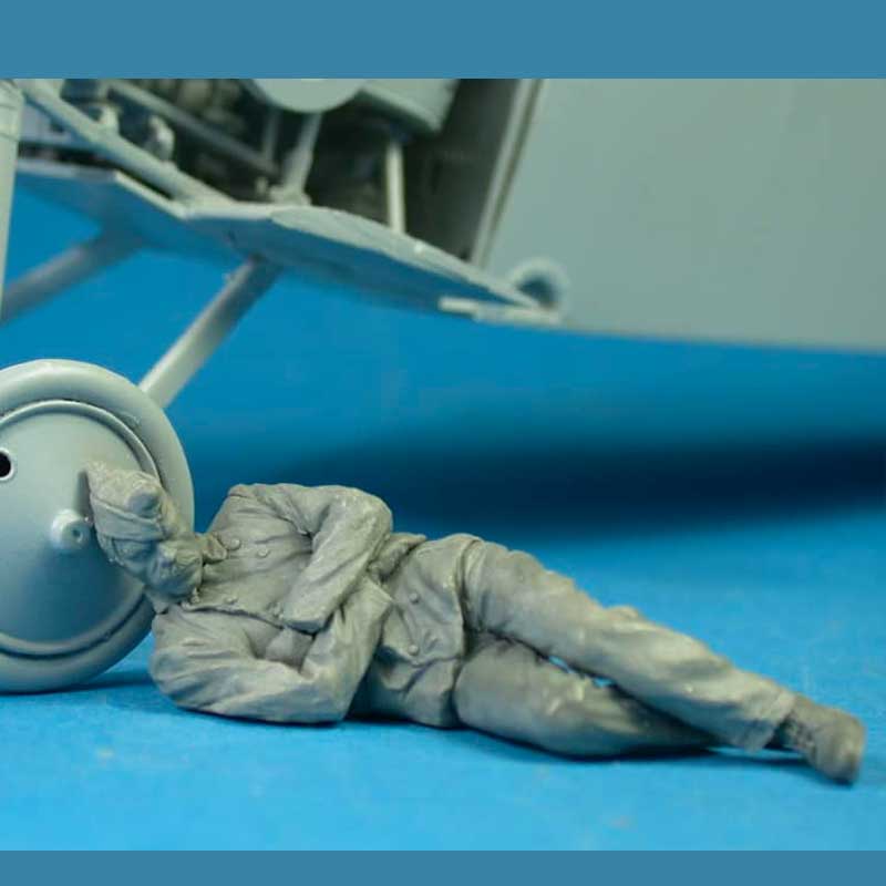 Copper State Models French Mechanic Having A Rest (1/32) F32-048