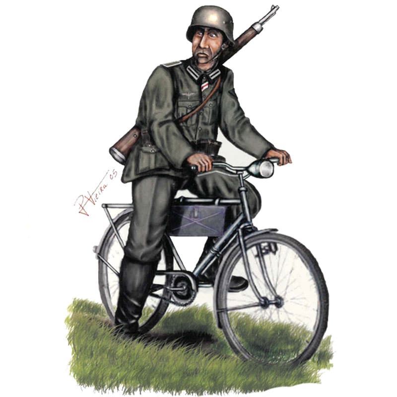 Hat Industrie WWII German Bicyclists (1/72) 8119