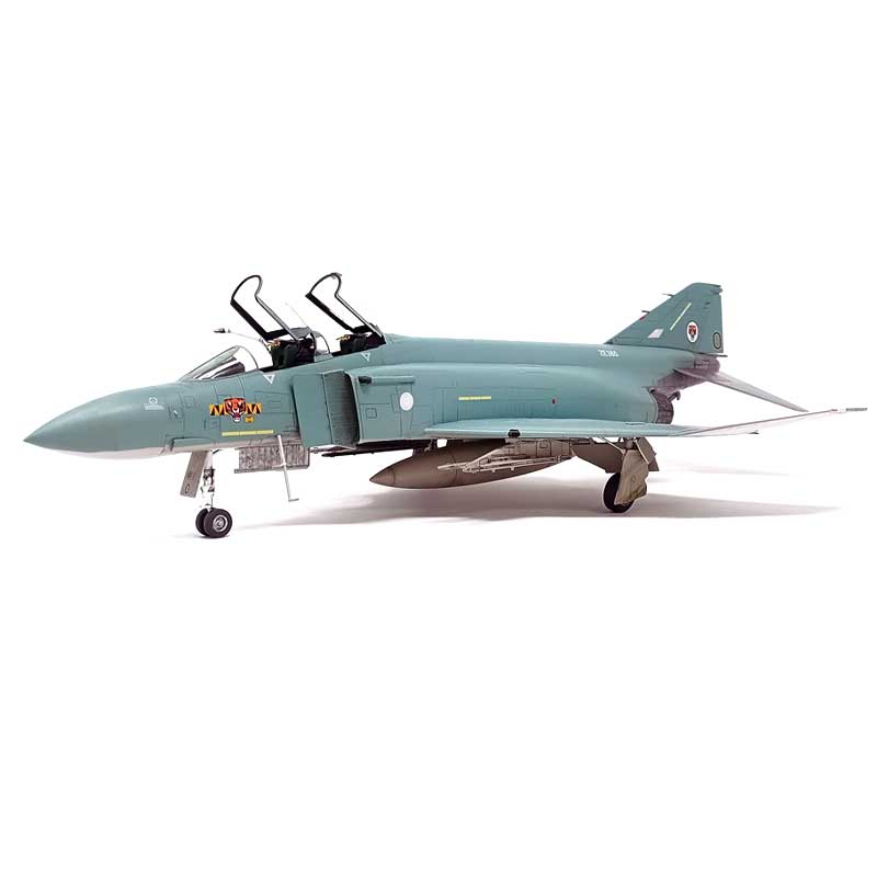 AIP RAF F-4J(UK) Phantom II "74(F) Tiger Squadron" (1/72) AIP15006