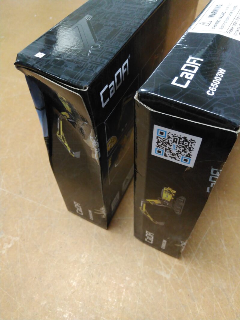 Excavator 467cps CaDA Bricks C65003W *Damaged Box*