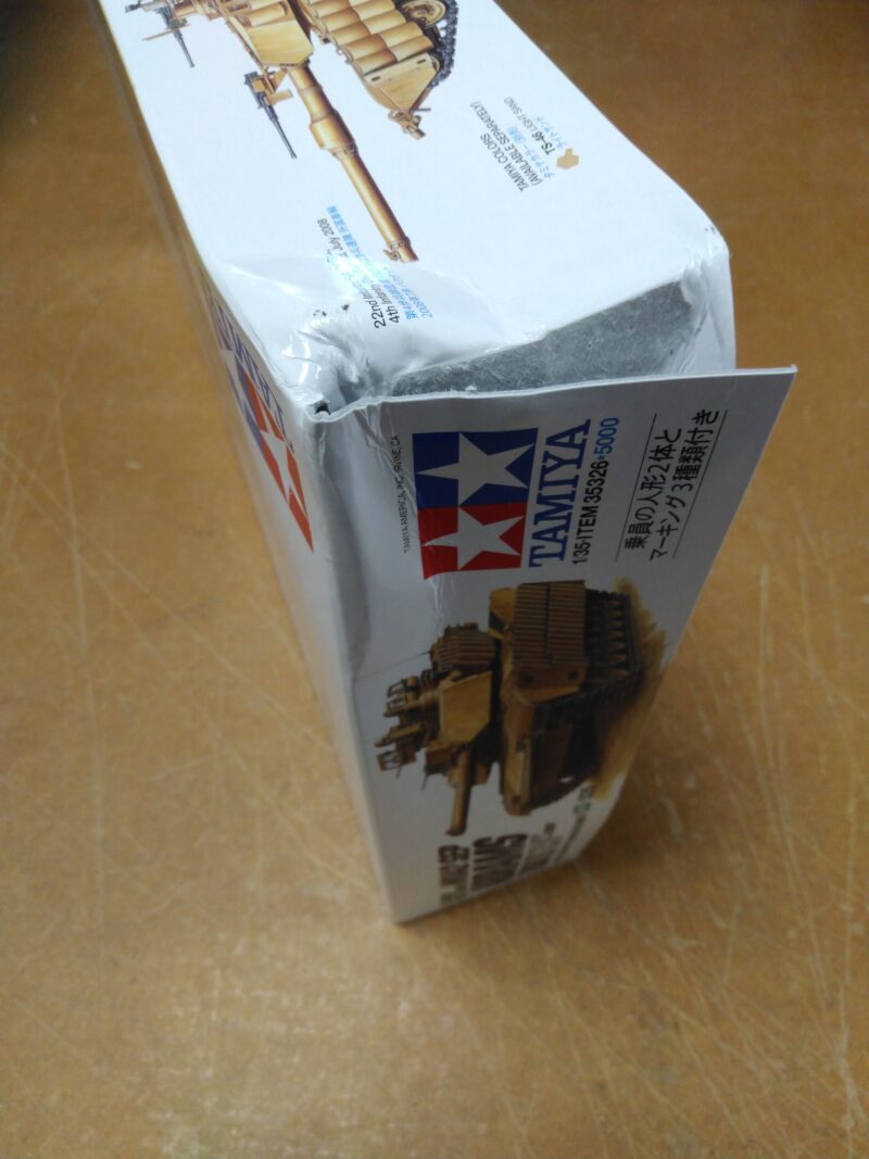 Tamiya US M1A2 SEP Abrams TUSK II (1/35) 35326 *Damaged Box*