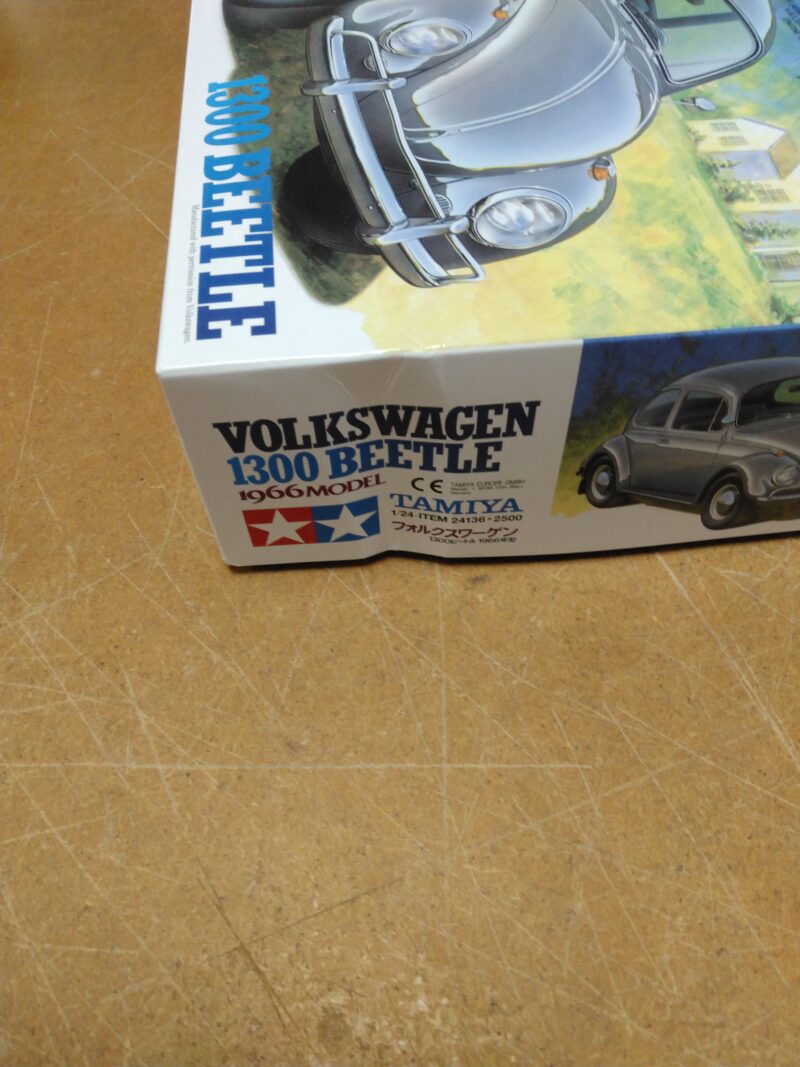 1/24 Volkswagen 1300 Beetle 1966 Tamiya 24136 *Damaged Box*