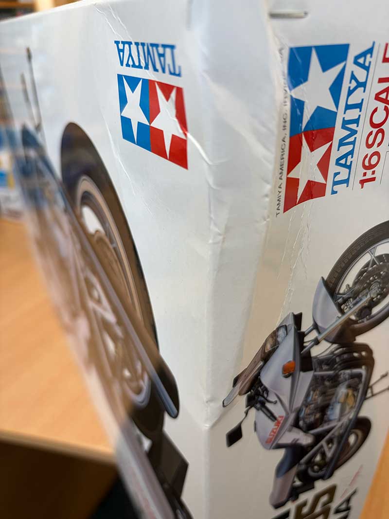 Tamiya Suzuki GSX1100S Katana (1/6) 16025 *Damaged Box*