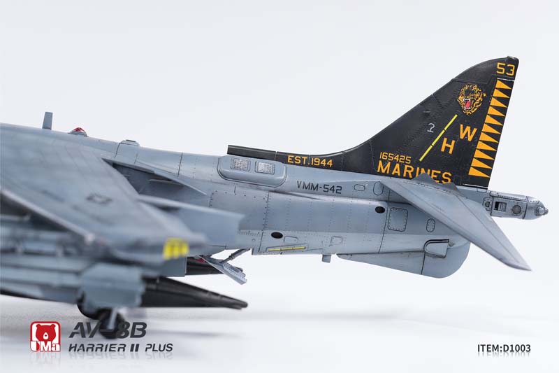 UMa Model AV-8B Harrier II PLUS VMA-542 "Tigers" Squadron (1/48) D1003