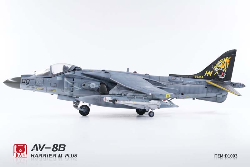 UMa Model AV-8B Harrier II PLUS VMA-542 "Tigers" Squadron (1/48) D1003