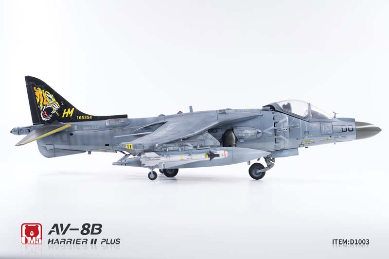 UMa Model AV-8B Harrier II PLUS VMA-542 "Tigers" Squadron (1/48) D1003