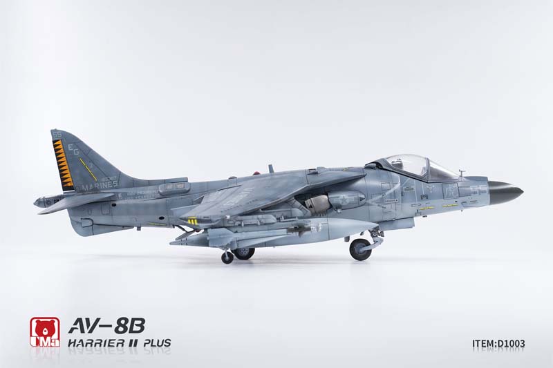 UMa Model AV-8B Harrier II PLUS VMA-542 "Tigers" Squadron (1/48) D1003