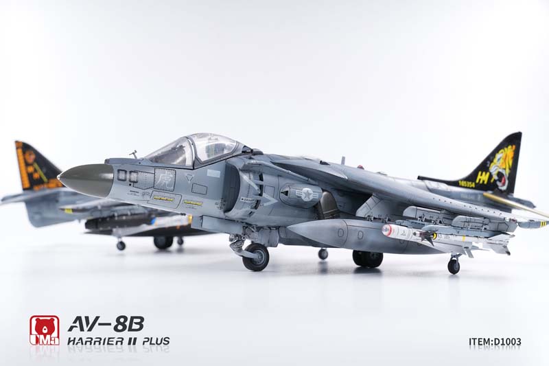 UMa Model AV-8B Harrier II PLUS VMA-542 "Tigers" Squadron (1/48) D1003