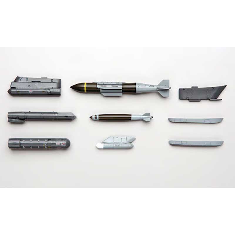 Alternative view of Hasegawa Aircraft Weapon Set 9 U.S. Munitions & Target Pods (1/72)