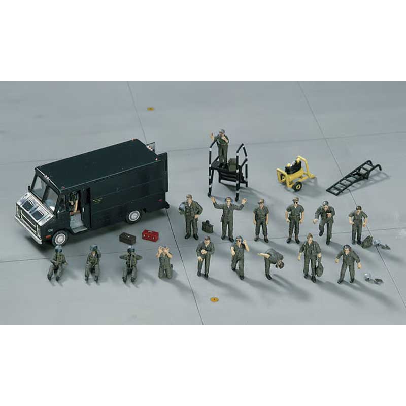 Alternative view of Hasegawa U.S Pilot & Ground Crew Set (1/72) HAX727