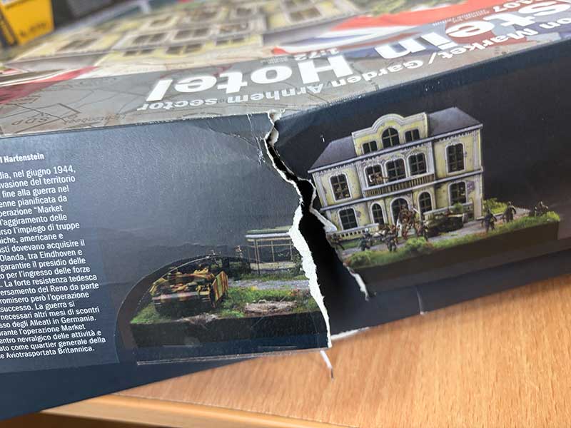 Italeri Market Garden: Hotel Hartenstein (1/72) 6107 *Damaged Box*