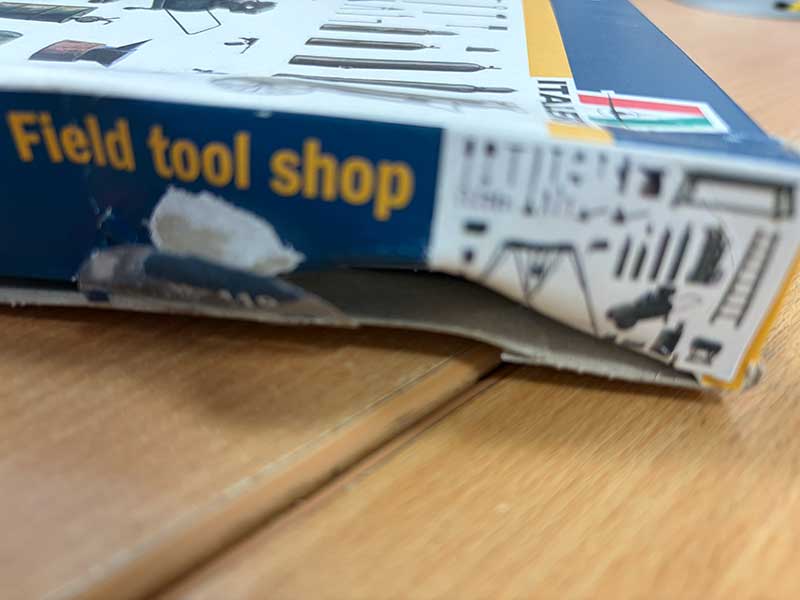Italeri Field Tool Shop (1/35) 419 *Damaged Box*