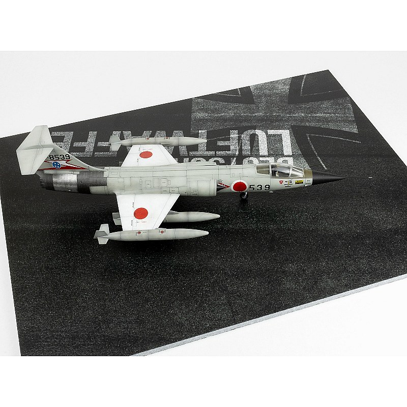 Red Fox Studio Asphalt Diorama Base - Germany 1/72 RFSDB-72033 additional image 4