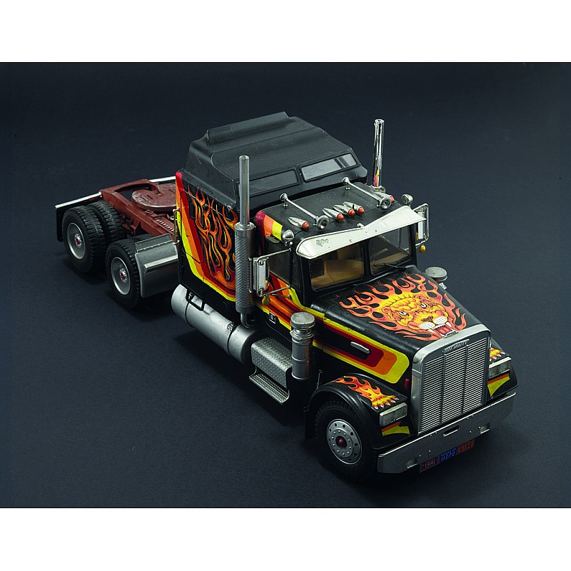 Italeri Freightliner Aerodyne Truck 1/24 90785 additional image 4